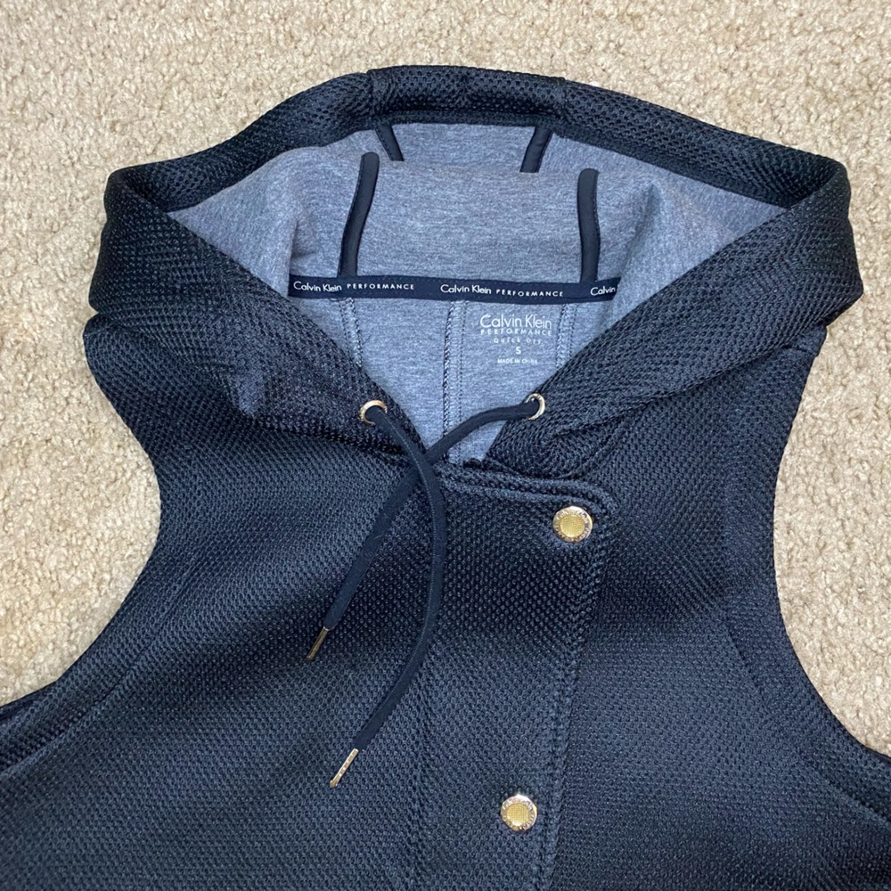 CALVIN KLEIN Performance Quick Dry Hooded Zip Front Vest Black - Picture 2 of 3